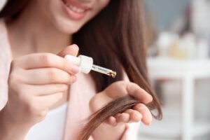 Read more about the article What are the advantages and disadvantages of Hair Serum?